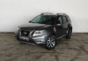 Подержанный автомобиль Nissan Terrano 2014 года (1 фото)