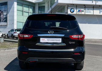 Подержанный автомобиль Infiniti QX60 2014 года (6 фото)