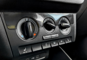 Подержанный автомобиль Skoda Rapid Liftback 2021 года (25 фото)