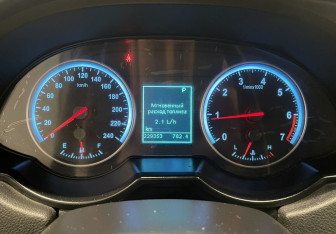 Подержанный автомобиль Brilliance V5 2014 года (15 фото)