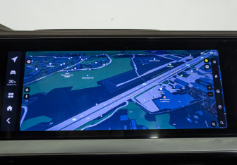 Подержанный автомобиль Geely Monjaro 2023 года (18 фото)