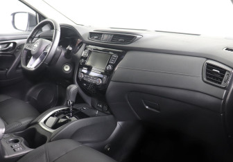 Подержанный автомобиль Nissan Qashqai 2020 года (6 фото)