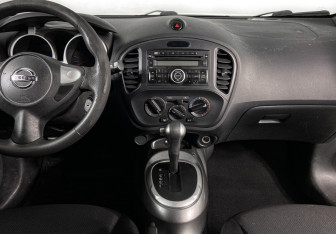 Подержанный автомобиль Nissan Juke 2014 года (11 фото)