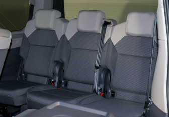 Подержанный автомобиль Volkswagen Multivan 2022 года (21 фото)