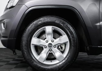 Подержанный автомобиль Jeep Grand Cherokee 2014 года (28 фото)