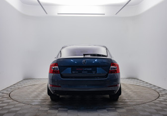 Подержанный автомобиль Skoda Octavia Liftback 2013 года (6 фото)