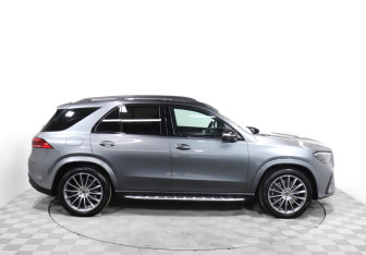Подержанный автомобиль Mercedes-Benz GLE 2024 года (4 фото)