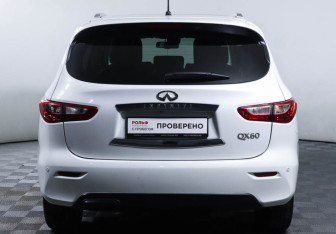 Подержанный автомобиль Infiniti QX60 2014 года (6 фото)