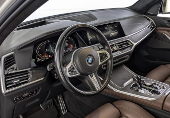 Подержанный автомобиль BMW X7 2020 года (15 фото)