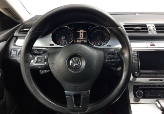 Подержанный автомобиль Volkswagen Passat CC 2008 года (14 фото)