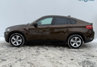 Подержанный автомобиль BMW X6 2014 года (8 фото)