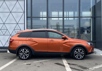 Подержанный автомобиль LADA (ВАЗ) Vesta Wagon 2018 года (4 фото)