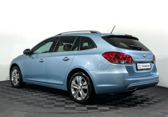 Подержанный автомобиль Chevrolet Cruze Wagon 2013 года (7 фото)