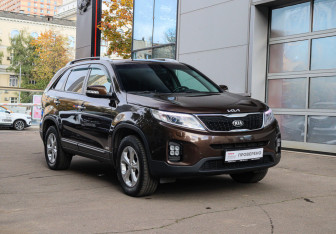 Подержанный автомобиль Kia Sorento 2014 года (3 фото)