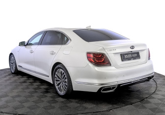 Подержанный автомобиль Kia K900 2019 года (7 фото)
