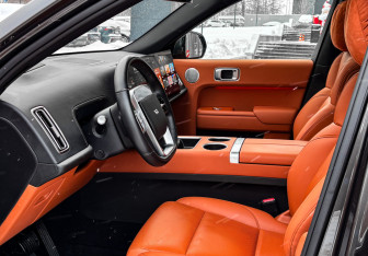 Подержанный автомобиль LiXiang L7 2024 года (14 фото)