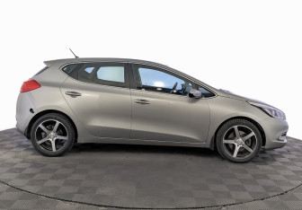 Подержанный автомобиль Kia Ceed Hatchback 2014 года (4 фото)