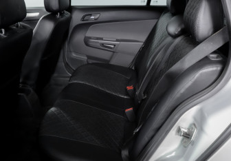 Подержанный автомобиль Opel Astra Wagon 2007 года (10 фото)