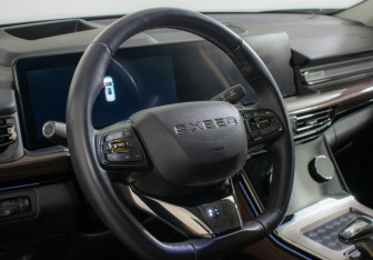 Подержанный автомобиль Exeed VX 2023 года (14 фото)