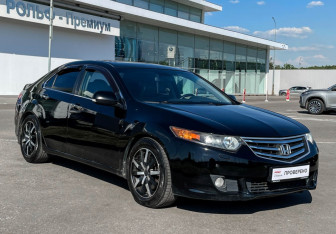 Подержанный автомобиль Honda Accord Sedan 2010 года (3 фото)
