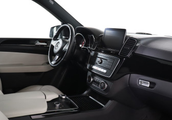 Подержанный автомобиль Mercedes-Benz GLE 2018 года (9 фото)