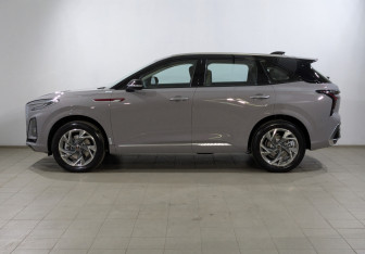 Новый Hongqi HS3 2025 (3 фото)