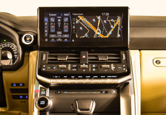 Подержанный автомобиль Toyota Land Cruiser Suv 2021 года (12 фото)