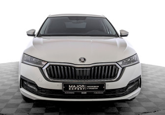 Подержанный автомобиль Skoda Octavia Liftback 2021 года (2 фото)