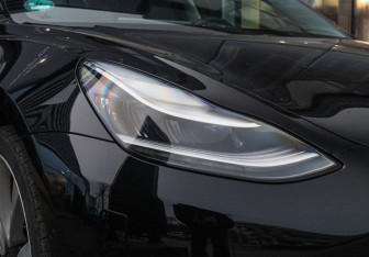 Подержанный автомобиль Tesla Model 3 2019 года (24 фото)