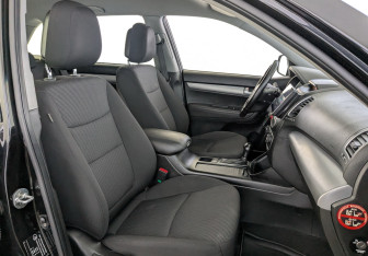 Подержанный автомобиль Kia Sorento 2014 года (23 фото)