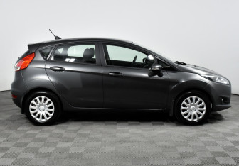 Подержанный автомобиль Ford Fiesta Hatchback 2016 года (4 фото)
