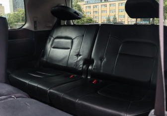 Подержанный автомобиль Toyota Land Cruiser Suv 2012 года (10 фото)