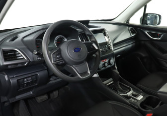 Подержанный автомобиль Subaru Forester Suv 2019 года (13 фото)