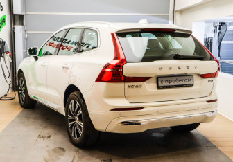 Подержанный автомобиль Volvo XC60 2021 года (6 фото)