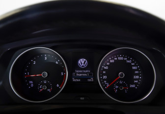 Подержанный автомобиль Volkswagen Tiguan 2018 года (9 фото)