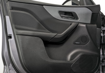 Подержанный автомобиль Jaguar F-Pace 2020 года (19 фото)