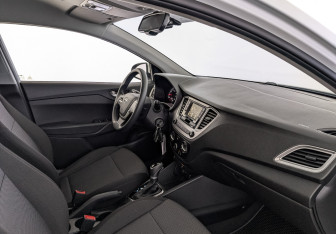 Подержанный автомобиль Hyundai Solaris Sedan 2020 года (13 фото)