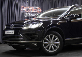 Подержанный автомобиль Volkswagen Touareg 2015 года (24 фото)
