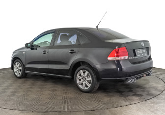 Подержанный автомобиль Volkswagen Polo Sedan 2012 года (7 фото)