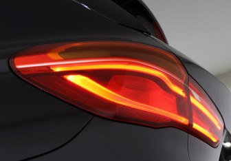 Подержанный автомобиль BMW X1 2016 года (22 фото)