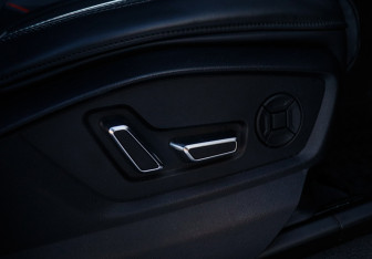 Подержанный автомобиль Audi Q8 2019 года (12 фото)