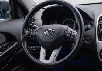 Подержанный автомобиль Kia Ceed Wagon 2010 года (15 фото)