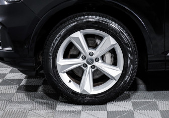 Подержанный автомобиль Audi Q7 2020 года (15 фото)