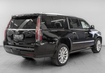 Подержанный автомобиль Cadillac Escalade Suv 2019 года (5 фото)