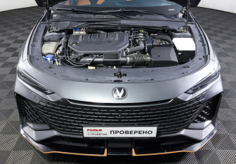 Подержанный автомобиль Changan UNI-V 2023 года (9 фото)