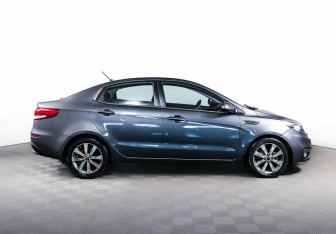 Подержанный автомобиль Kia Rio Sedan 2015 года (4 фото)