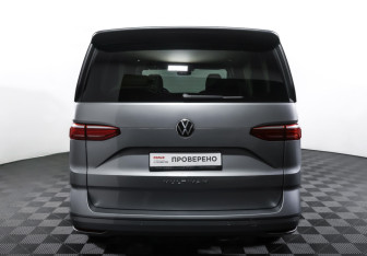 Подержанный автомобиль Volkswagen Multivan 2022 года (6 фото)