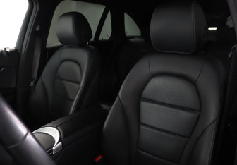 Подержанный автомобиль Mercedes-Benz GLC Coupe 2021 года (17 фото)