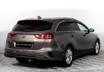 Подержанный автомобиль Kia Ceed Wagon 2020 года (3 фото)