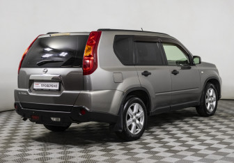 Подержанный автомобиль Nissan X-Trail 2007 года (5 фото)